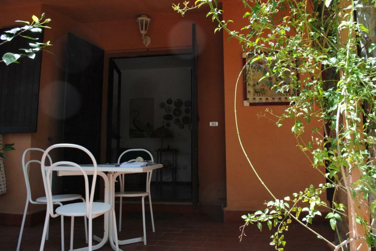 Via Dei Pini Villa Fort Village Luaran gambar
